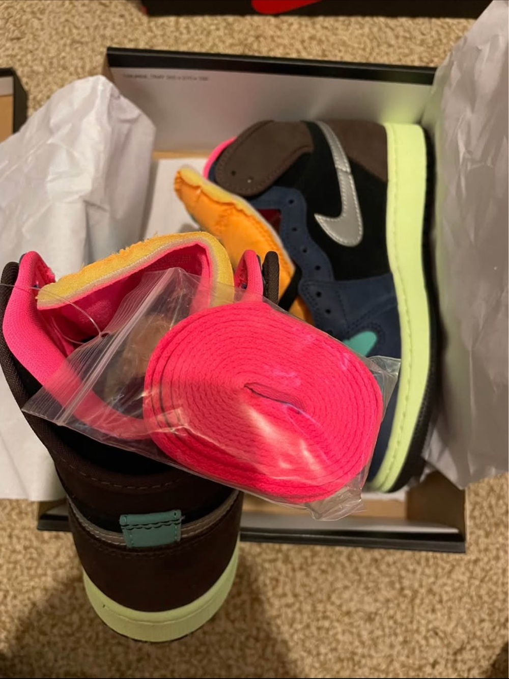 Jordan 1 Retro High Tokyo Bio Hack - Picture 3 of 5